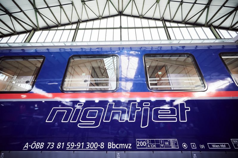 De nieuwe Nightjet-rijtuigen die aan de buitenkant weinig verschil tonen. (Foto: BB / Marek Knopp)