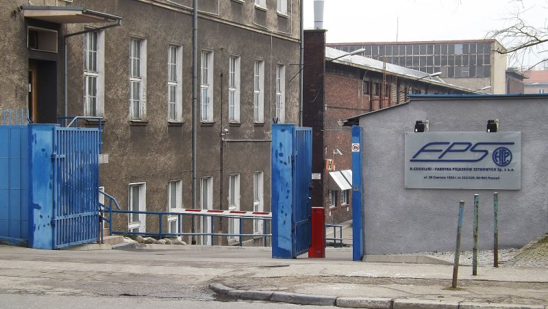 De poorten van de fabriek van FPS in Poznan.  (Rechten: Jacek Rybak)