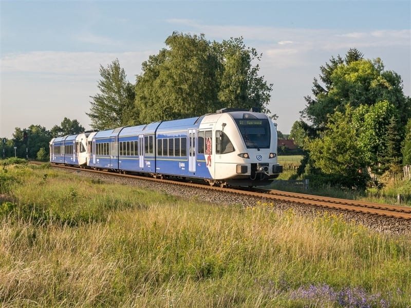 De diesel GTW-stellen worden vervangen door moderne FLIRT-treinen. (Foto: Rob Dammers)