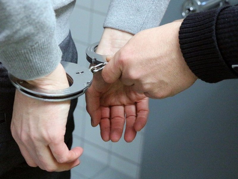 Een man is aangehouden na het mishandelen van een conductrice. (Foto: Pixabay)