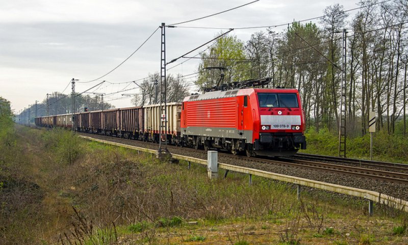 Een archieffoto van een transport over het spoor. (Foto: Rob Dammers)