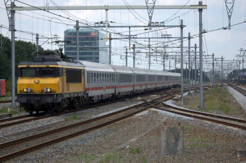 In de komende zomer zal de IC Berlijn vanwege werkzaamheden langer over de rit naar Berlijn doen. (Foto: Bart)