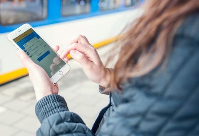 Vanwege een verstoring is er geen actuele reisinformatie op de stations. De reisplanner werkt wel.  (Foto: NS)