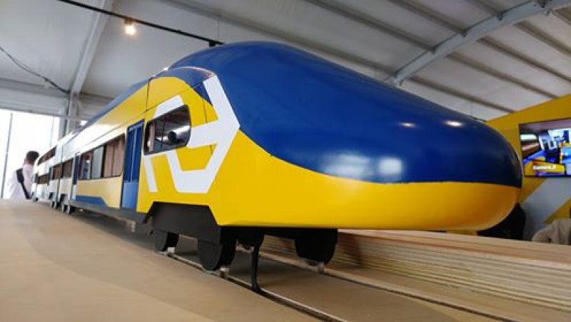 De nieuwe livrei werd tijdens de Dutch Design Week in 2018 al op een schaalmodel vertoond (Foto: DelftTrains)