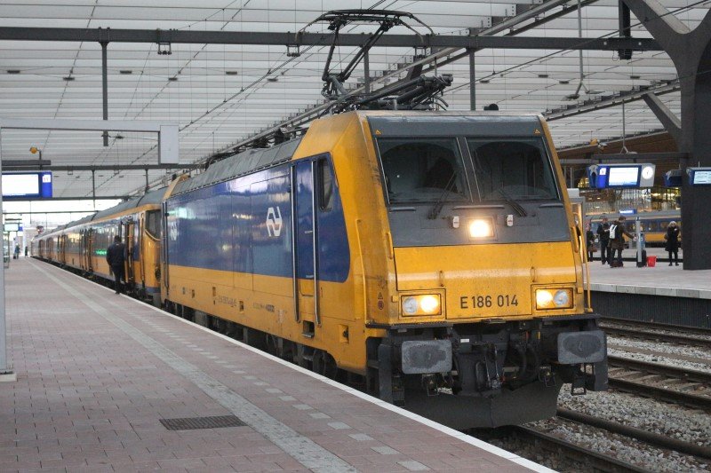 De IC Direct rijdt dit weekend minder vaak vanwege ziekteverzuim (Foto: Treinenweb)