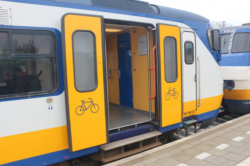 Een oudere SGM Sprinter met fietsenafdeling (Foto: Treinenweb)