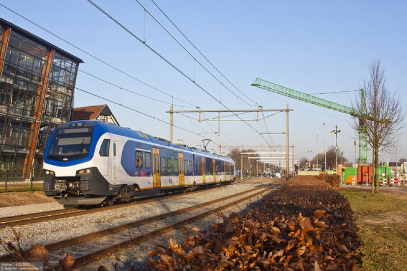 Rover roept reizigers op om drukke treinen en bussen bij hen te melden (Foto: Stefan Geertsen)