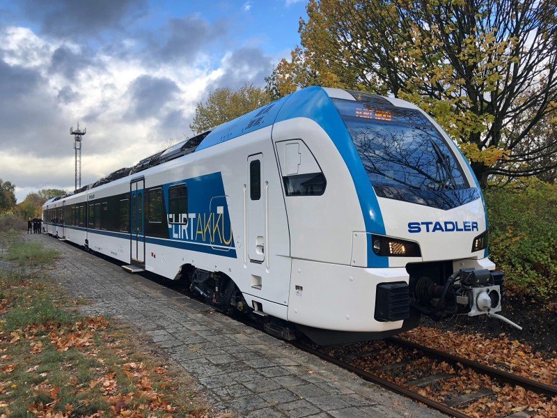 De Flirt Akku van Stadler tijdens proefritten. (Foto: Stadler)