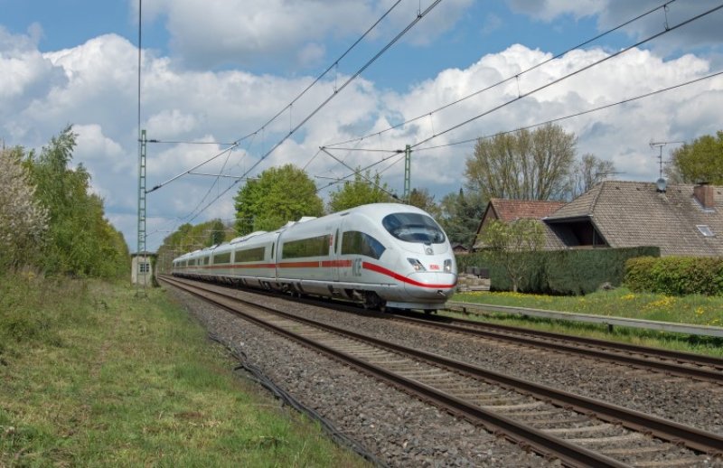 Opnieuw hebben twee ICE-treinen station Arnhem Centraal overgeslagen. (Foto: Rob Dammers)