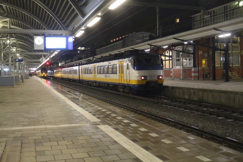 Als er een avondklok komt is het nog niet duidelijk hoe dit in het OV wordt vormgegeven (Foto: Treinenweb)