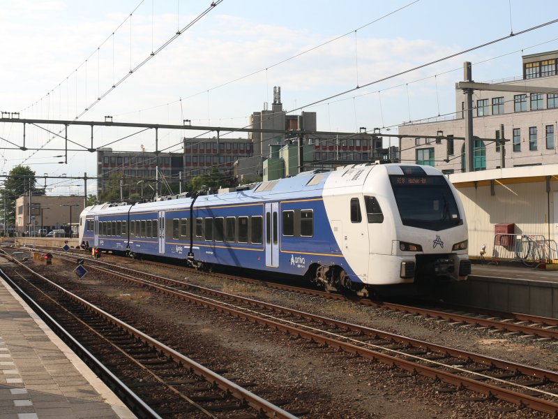 Een Drielandentrein FLIRT van Arriva op station Heerlen (Foto: Treinenweb)