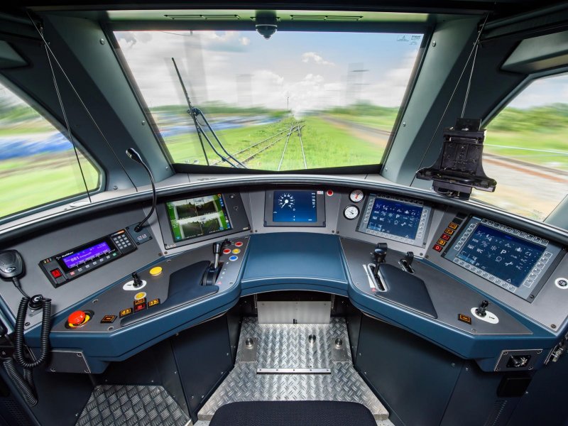 Het GUARDIA-systeem (midden) in een Poolse FLIRT-trein. (Foto: Stadler)