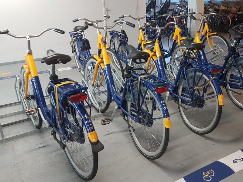 Binnenkort start de NS ook een proef met OV-fiets e-bikes (Foto: Treinenweb)
