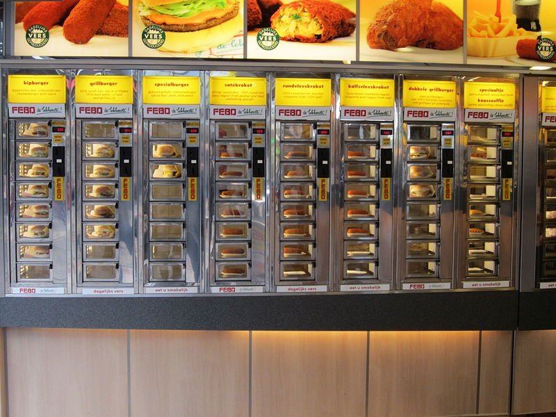 De iconische snackmuur van de FEBO (Foto: Nick-D)