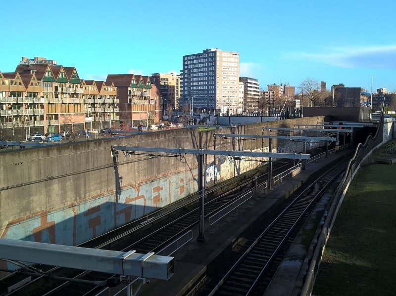 De ingang van de Willemsspoortunnel in Rotterdam (Foto: Benjamin)