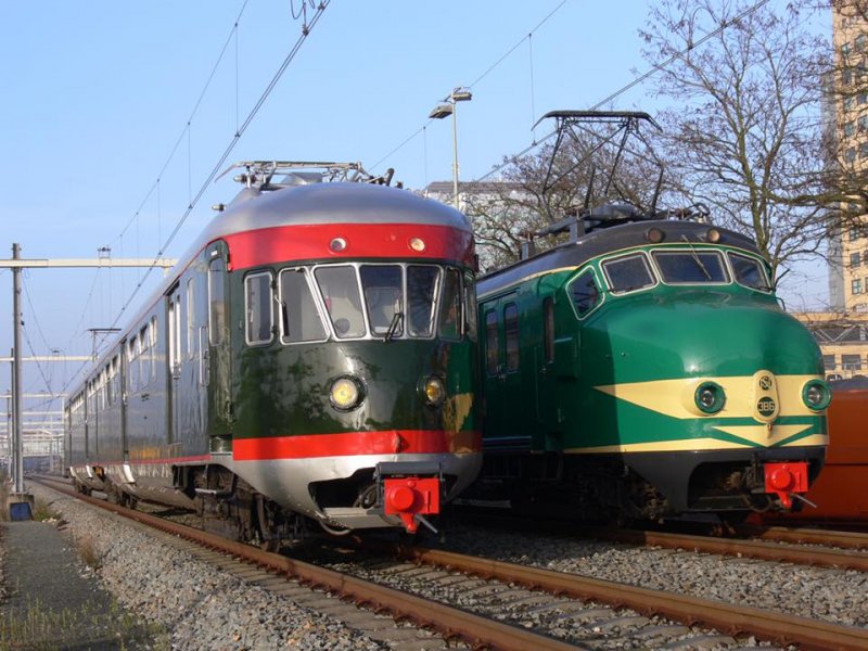 De 273 (Muizeneus) en 386 (Hondekop) van het Spoorwegmuseum. (Foto: Vrienden van het Spoorwegmuseum)