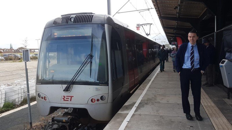 Vanaf 31 maart rijdt de metro van de RET door naar zee.  (Foto: Treinenweb)