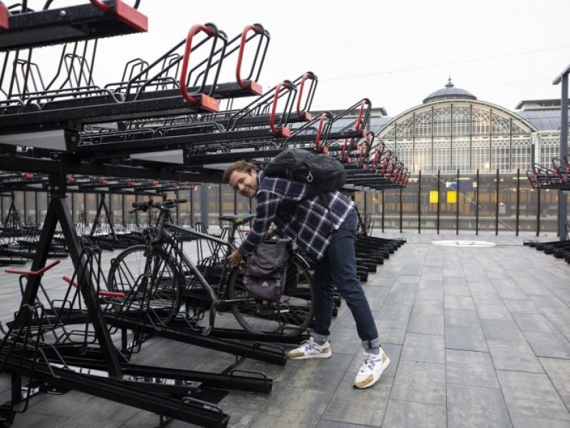 De nieuwe fietsenstalling met plek voor 2500 fietsen. (Foto: NS / Henritte Guest)