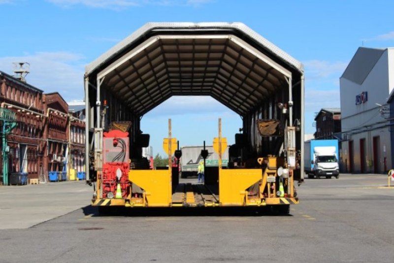 Rolwagen op het fabrieksterrein Alstom Chorsow