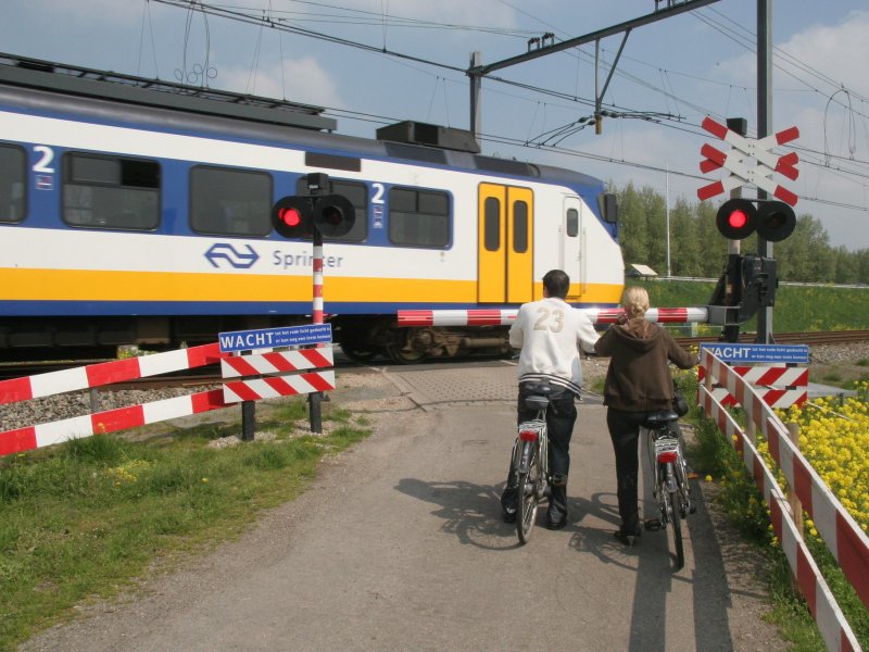 ProRail zet flitscamera's in bij spoorwegovergangen om rood-rijders te bekeuren. (Foto: Patrick Rasenberg)