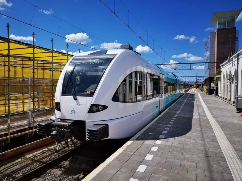 De vervoersbedrijven Arriva, Keolis en Qbuzz krijgen nog een week om in te gaan op de eisen van de leden van de vakbond. (Foto: Klaas Halbersma)