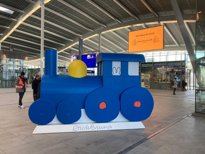 De nieuwe trein van Nijntje in de OV-terminal van Utrecht Centraal (Foto: NS)