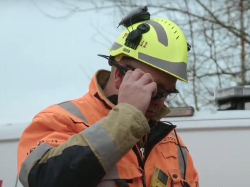 De 'smart glass' bij een proef tijdens incidentenbestrijdingen (Foto: ProRail (video-stillshot))