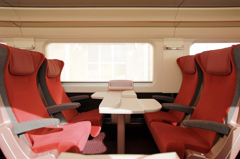 Bij de stoelen is nu extra ruimte. (Foto: Thalys)