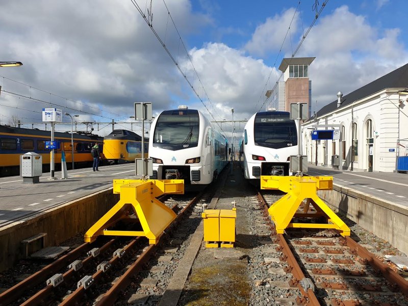 De WINK-treinen op station Leeuwarden (Foto: Treinenweb)