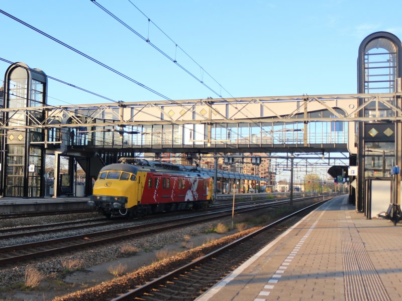 De motorpost van de Stichting Crew 2454 door Woerden (Foto: Treinenweb)