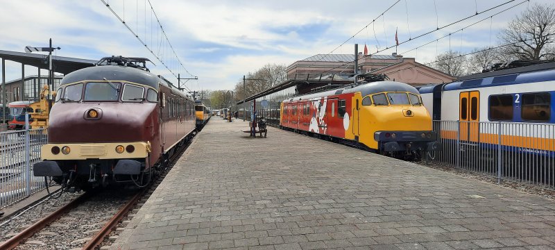 Een herontmoeting van de 3029 (rechts) met de 3031 van het Spoorwegmuseum (links) (Foto: Marlon Hubner)