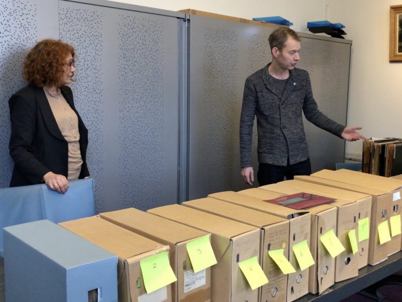 De documenten worden overgedragen aan Het Utrechts Archief (Foto: Het Spoorwegmuseum)