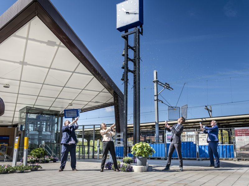 De opening met de carrilon die weer terug is gekeerd (Foto: Gerrit Serne)