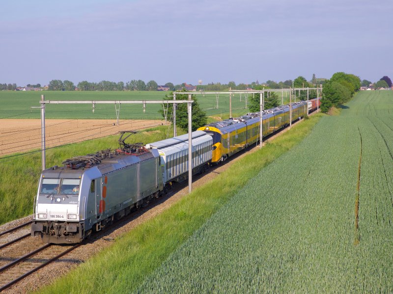 De overbrenging van Aachen West naar Schaarbeek langs Remicourt (Foto: Chris Pescher)