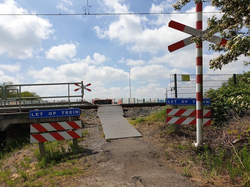 Een inmiddels verwijderde oversteek bij Bodegraven. (Foto: Treinenweb)