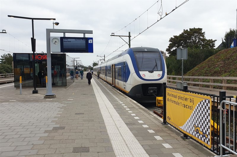 Tijdens het evenement zet de NS steeds twee gekoppelde zesdelige SLT Sprinters in