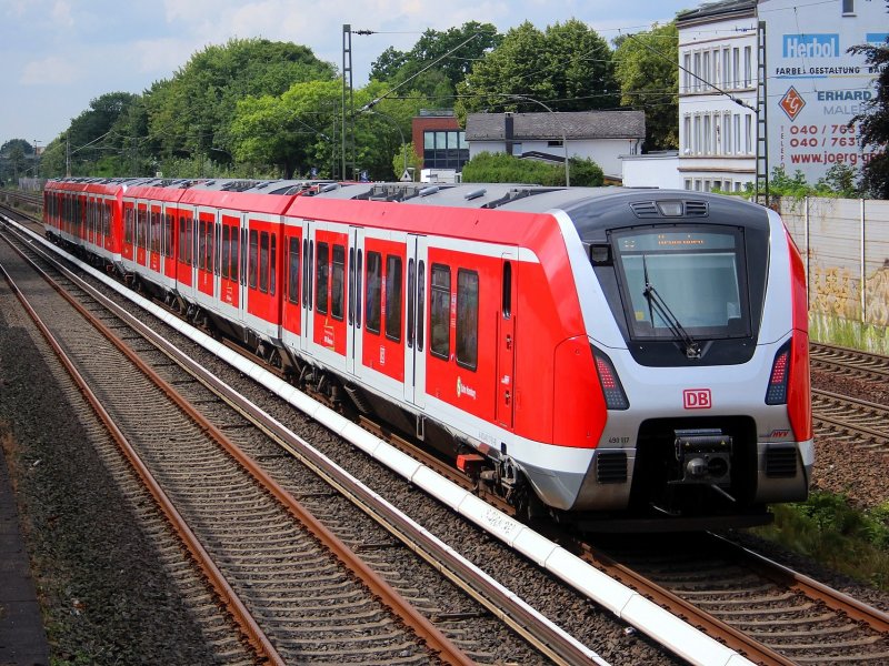 De BR490 op het S-Bahn netwerk in Hamburg (Foto: Superalbs / Wikipedia)