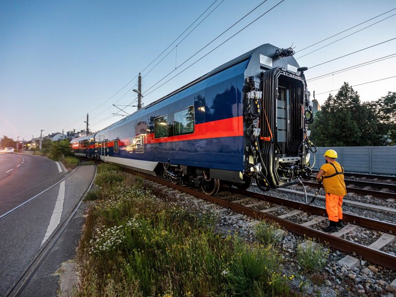 De eerste delen van de nieuwe Nightjet zijn de fabriek uitgerold (Foto: Siemens Mobility)