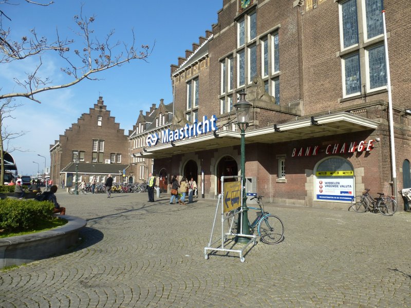 Het stationsgebouw van Maastricht (Foto: )