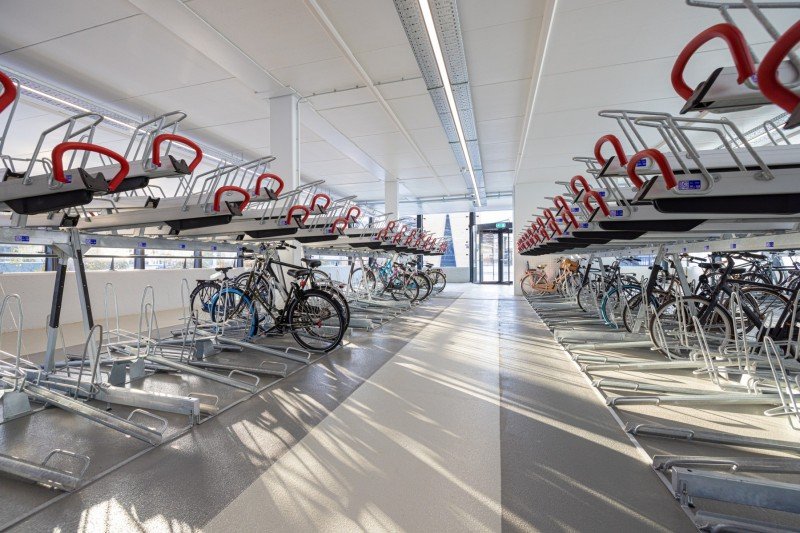 De stalling biedt ruimte voor 3.400 fietsen (Foto: ProRail / Stefan Verkerk)