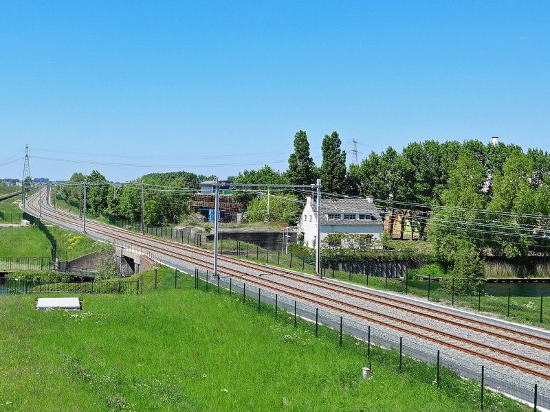 De Hoekse Lijn tussen Rotterdam en Hoek van Holland. (Foto: Kees Torn)