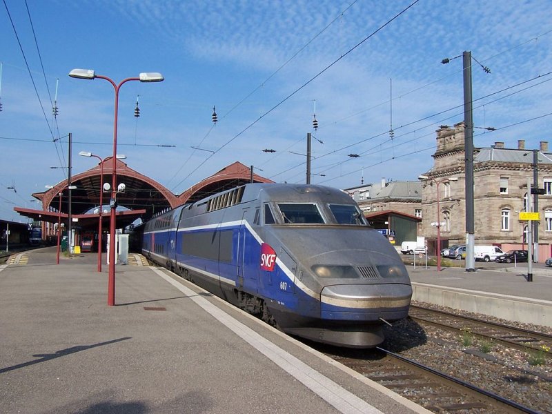 Een TGV Reseau Duplex met nummer 607 op een Frans station (Rechten: Hoff1980)
