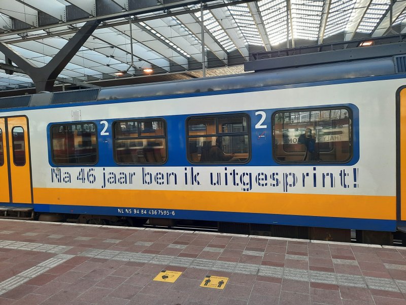 De 2995 is de laatste Sprinter in de reeks. Deze is voorzien is van een afscheidstekst. (Rechten: Jan de Kroon)