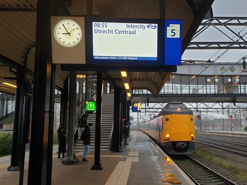 De NS heeft in 2021 weer minder dan de helft van het aantal reizigers vervoerd. (Rechten: Treinenweb.nl)
