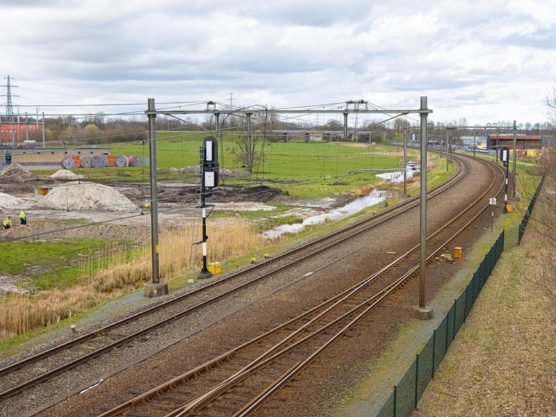 Het spoor bij Hoogeveen gaat in mei ingrijpend op de schop. (Foto: ProRail)