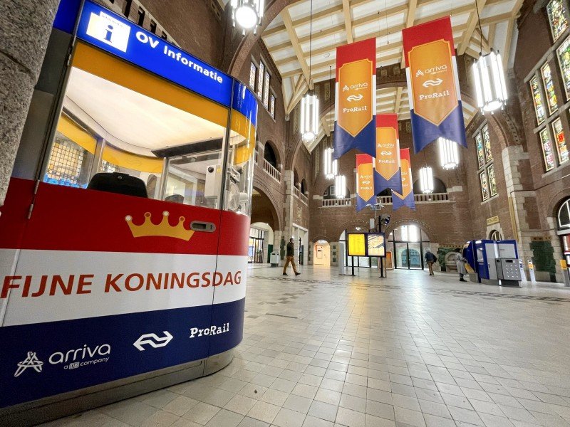 Maastricht maakt zich op om feestelijk Koningsdag te vieren. (Foto: NS / Arno Leblanc)