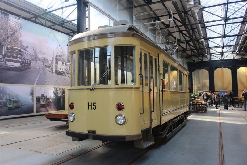 De H5 tram is een tram uit 1926 en gebouwd door Werkspoor.