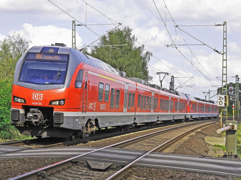 Personeel Deutsche Bahn legt voor 35 uur het werk neer - Treinenweb