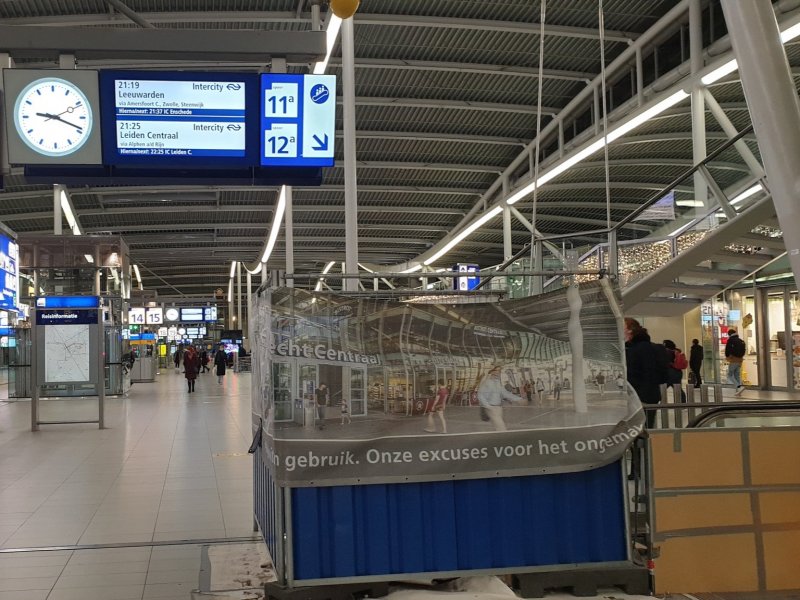 Een roltrap op Utrecht Centraal die al langdurig stilstaat. (Foto: Treinenweb)