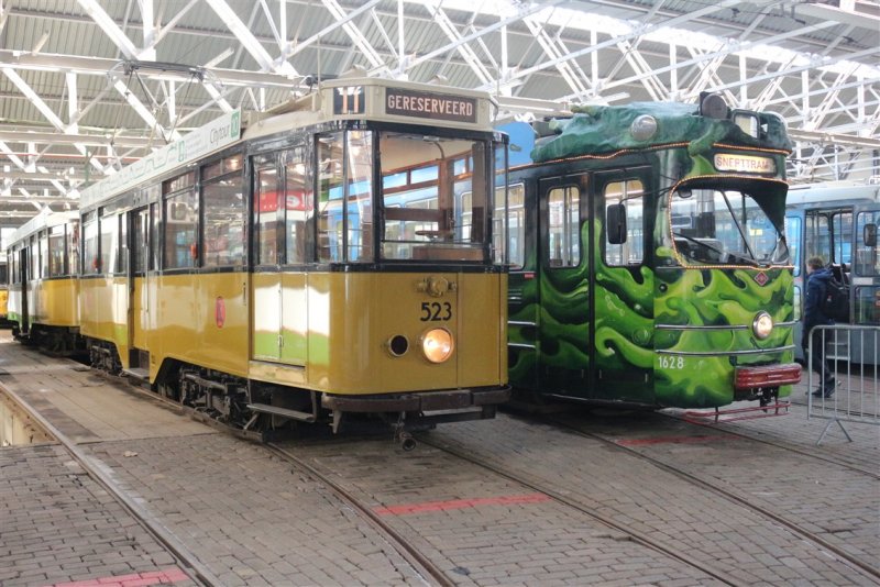 En voor wie van Snert houdt, is hier de snert-tram die ook door Rotterdam heeft gereden.